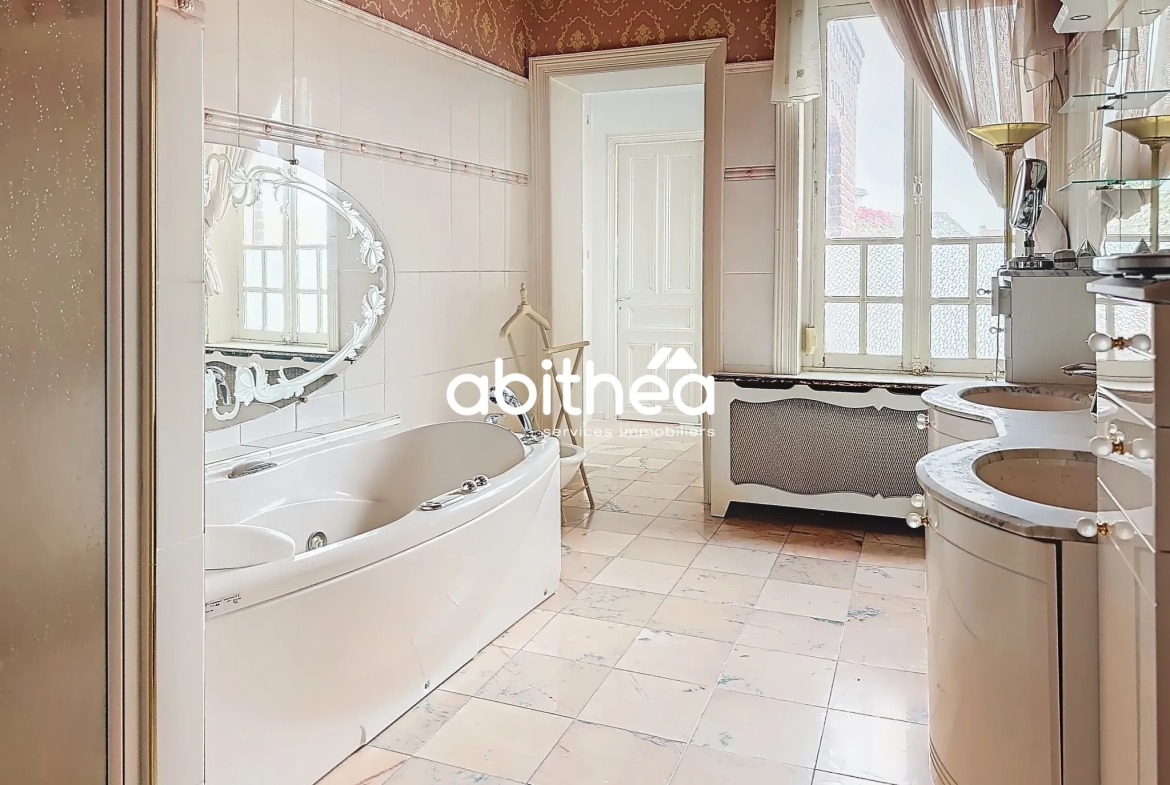 Maison bourgeoise de 257 m² avec jardin à Hénin Beaumont 