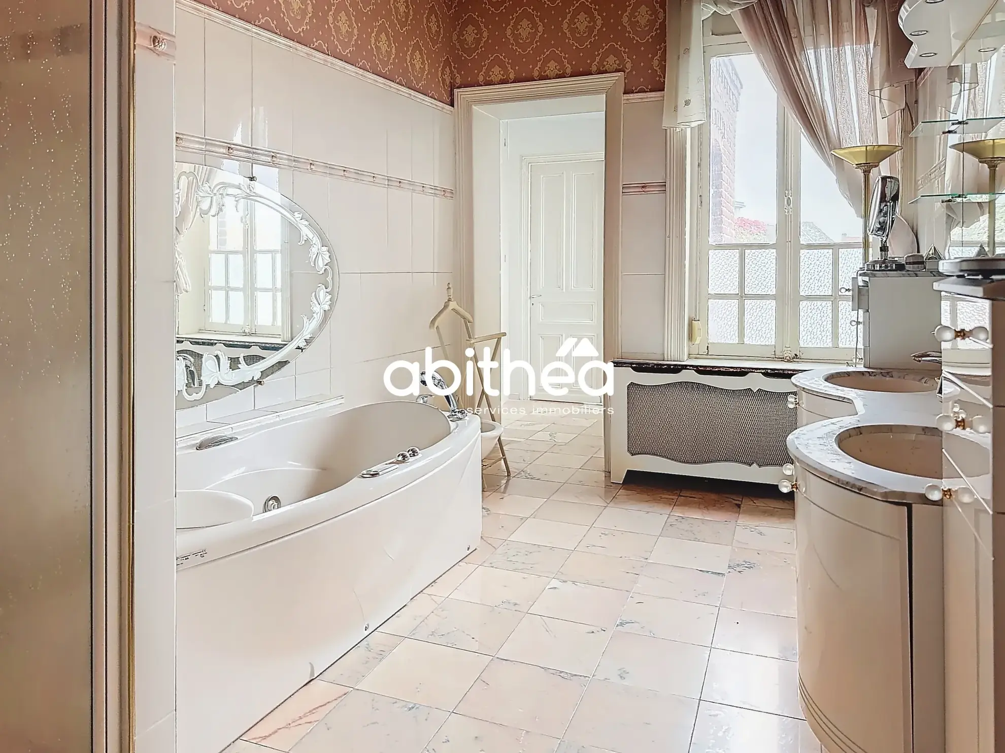 Maison bourgeoise de 257 m² avec jardin à Hénin Beaumont 