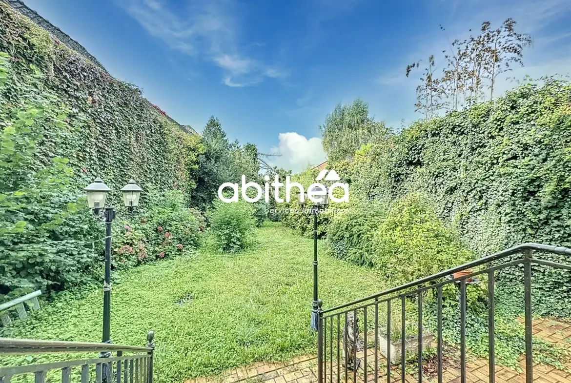 Maison bourgeoise de 257 m² avec jardin à Hénin Beaumont 