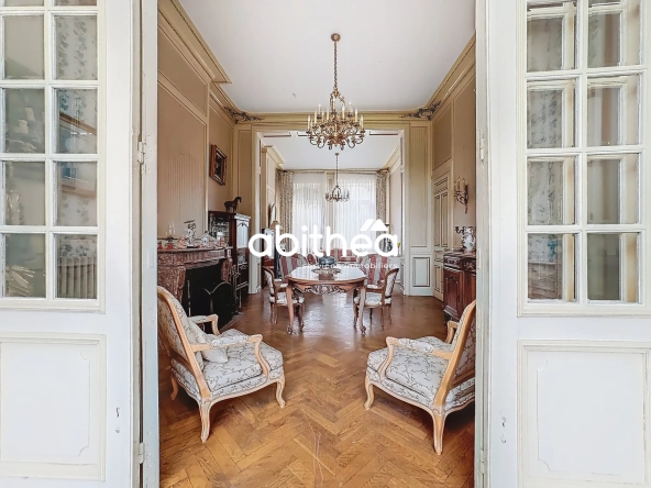 Maison bourgeoise de 257 m² avec jardin à Hénin Beaumont