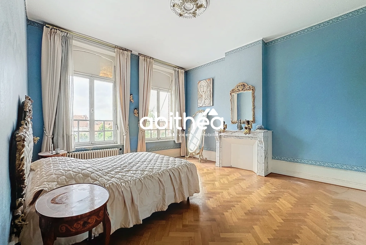 Maison bourgeoise de 257 m² avec jardin à Hénin Beaumont 