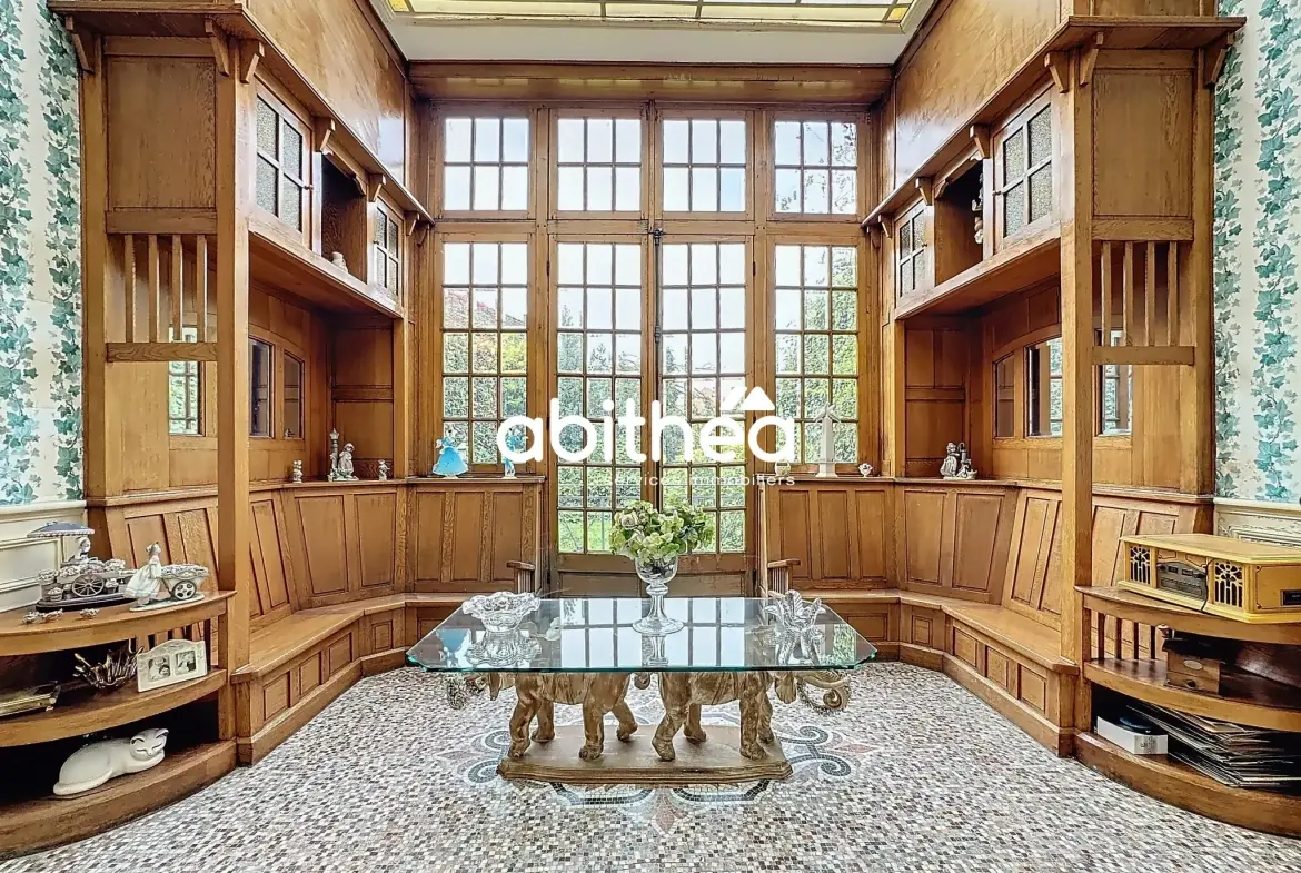 Maison bourgeoise de 257 m² avec jardin à Hénin Beaumont 