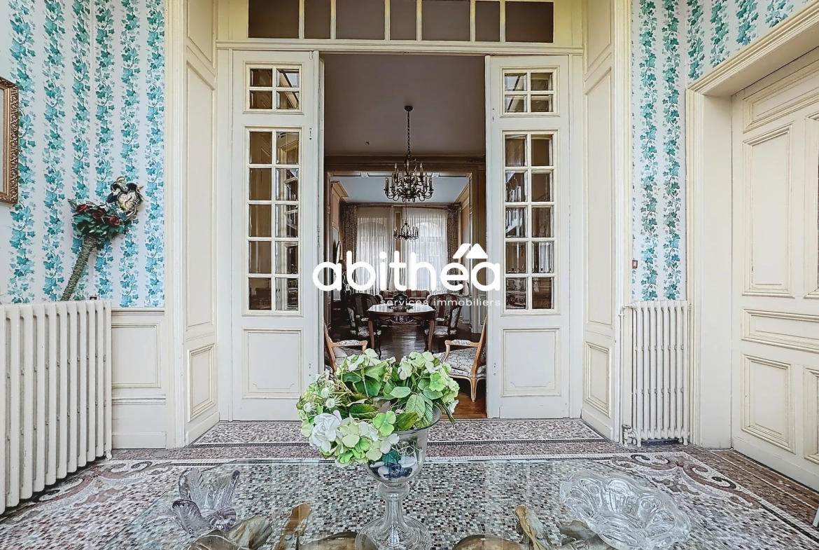 Maison bourgeoise de 257 m² avec jardin à Hénin Beaumont 