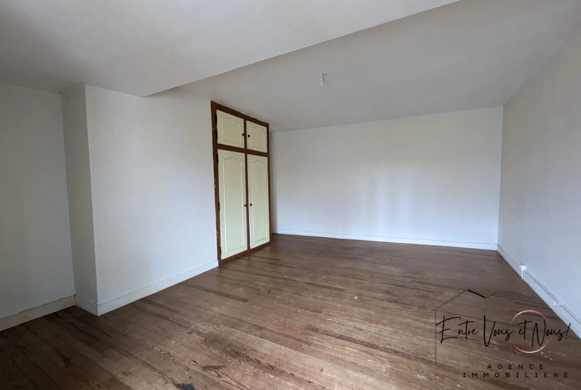 Maison en pierre de 170 m² à vendre à Gironde-sur-Dropt avec jardin et nombreuses chambres 
