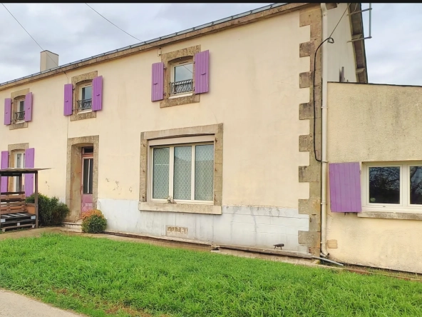 Grande maison avec gîte à vendre à Saint Maurice des Noues - 270 m²