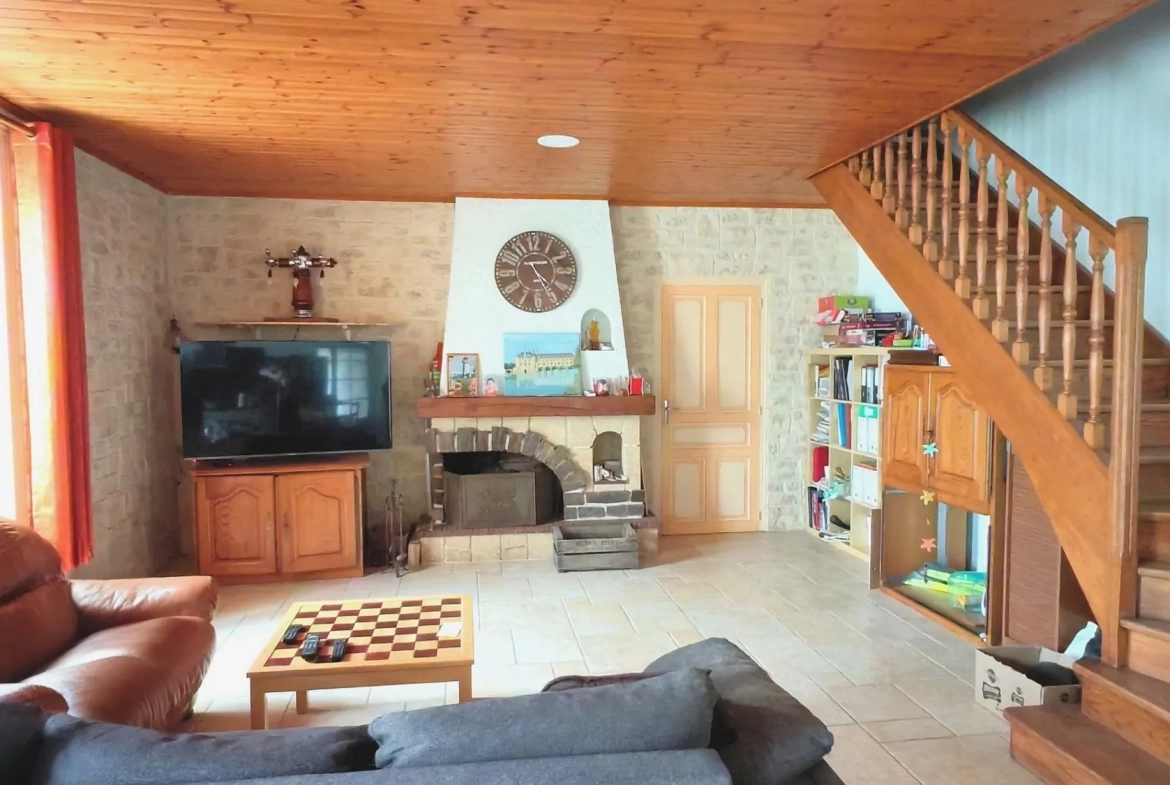 Grande maison avec gîte à vendre à Saint Maurice des Noues - 270 m² 