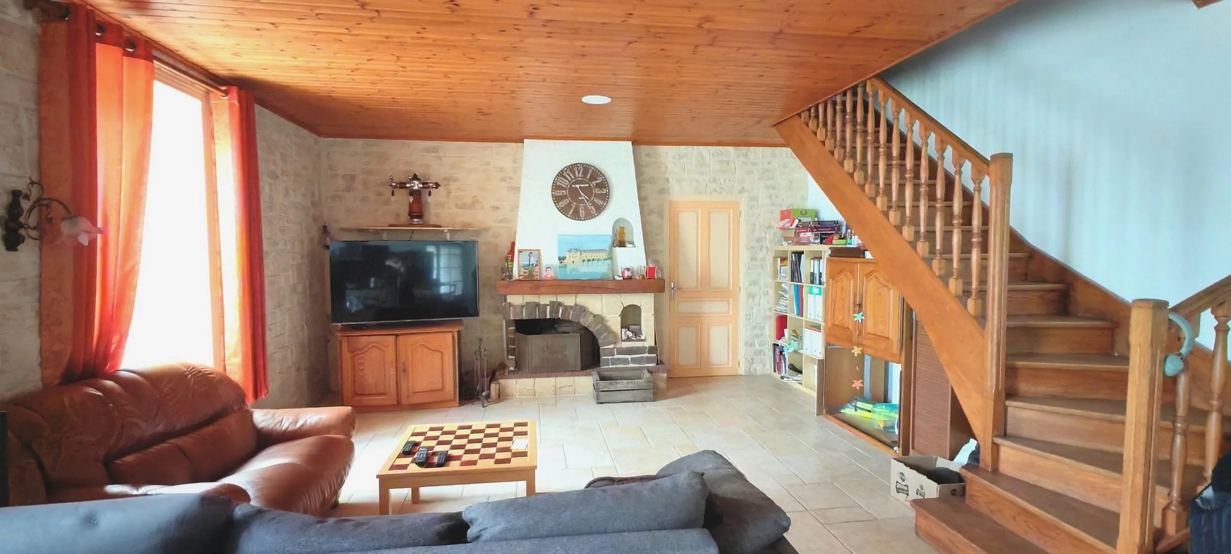 Grande maison avec gîte à vendre à Saint Maurice des Noues - 270 m² 