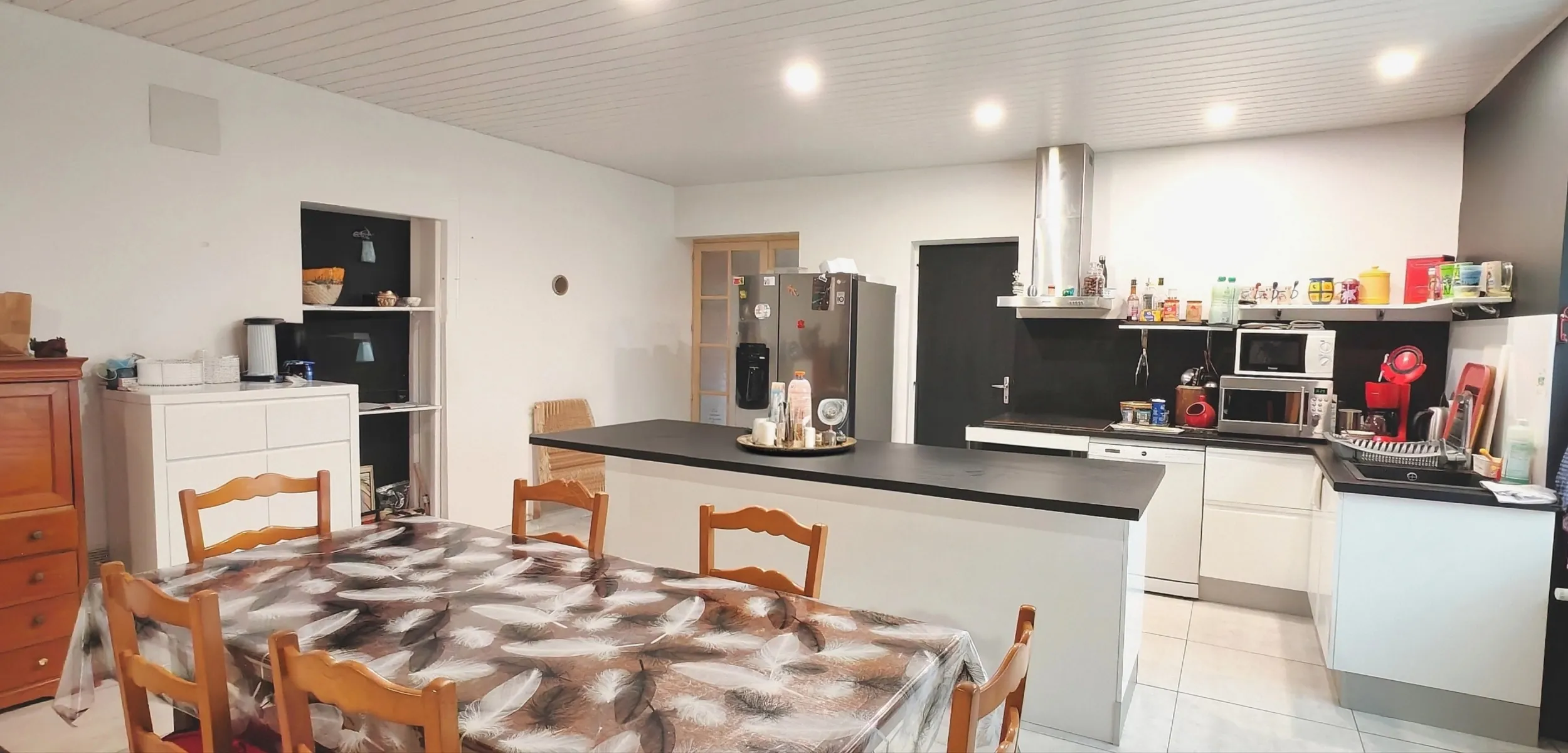 Grande maison avec gîte à vendre à Saint Maurice des Noues - 270 m² 