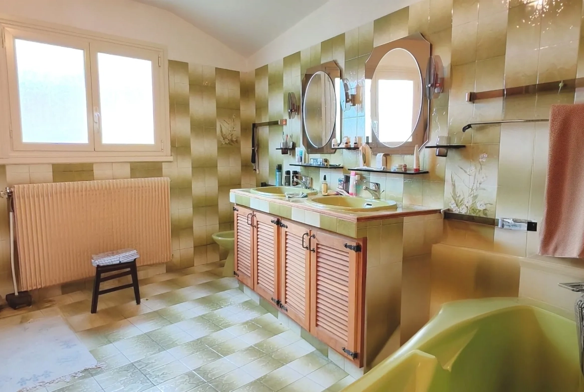 Grande maison avec gîte à vendre à Saint Maurice des Noues - 270 m² 