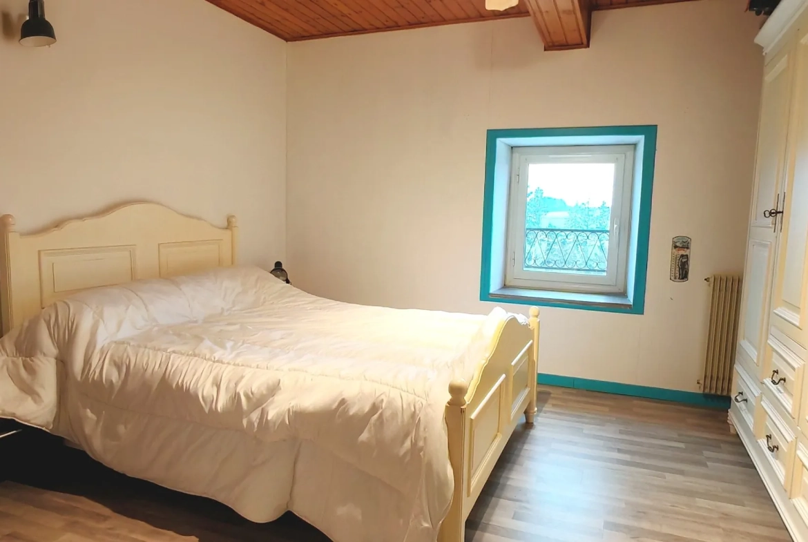 Grande maison avec gîte à vendre à Saint Maurice des Noues - 270 m² 