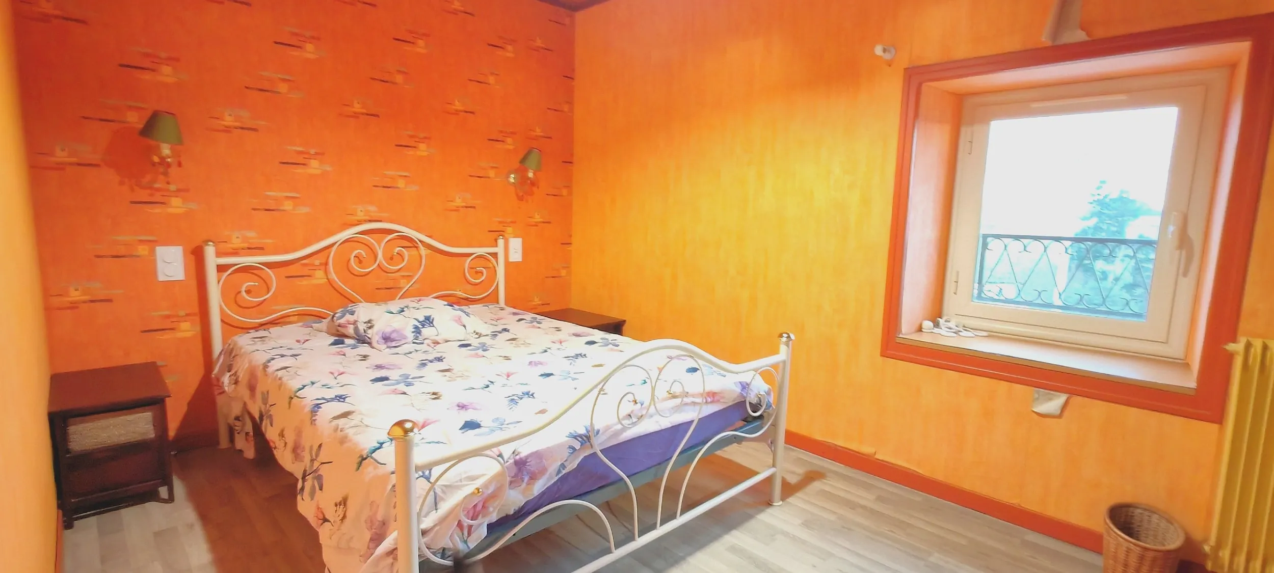 Grande maison avec gîte à vendre à Saint Maurice des Noues - 270 m² 