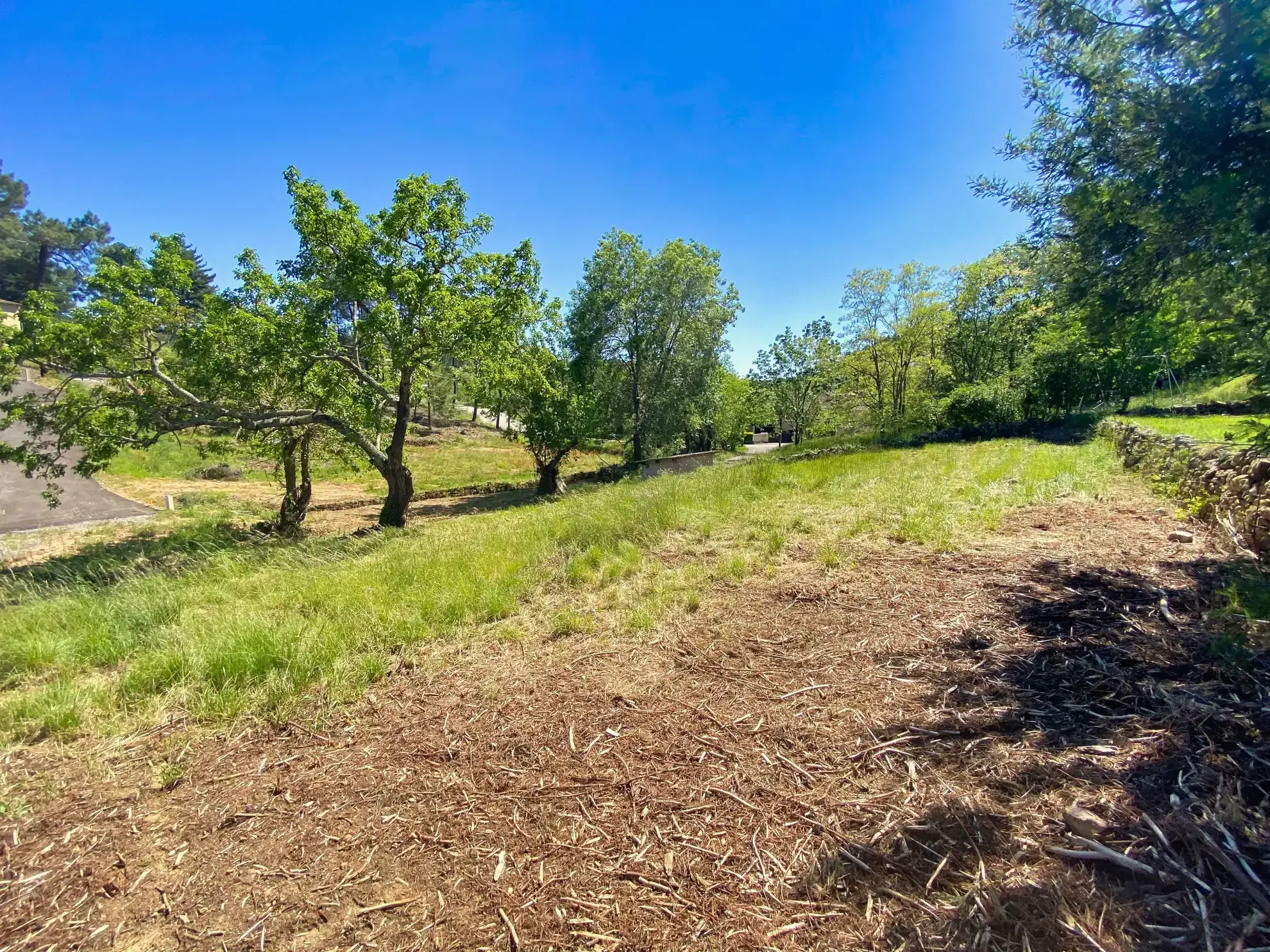 Terrain constructible de 883 m² à Mercuër, proche d'Aubenas 