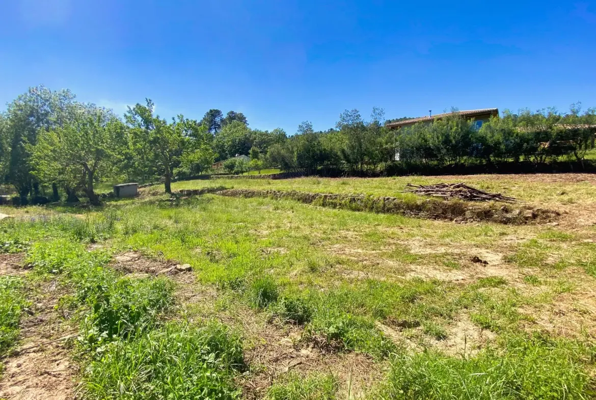 Terrain constructible de 883 m² à Mercuër, proche d'Aubenas 