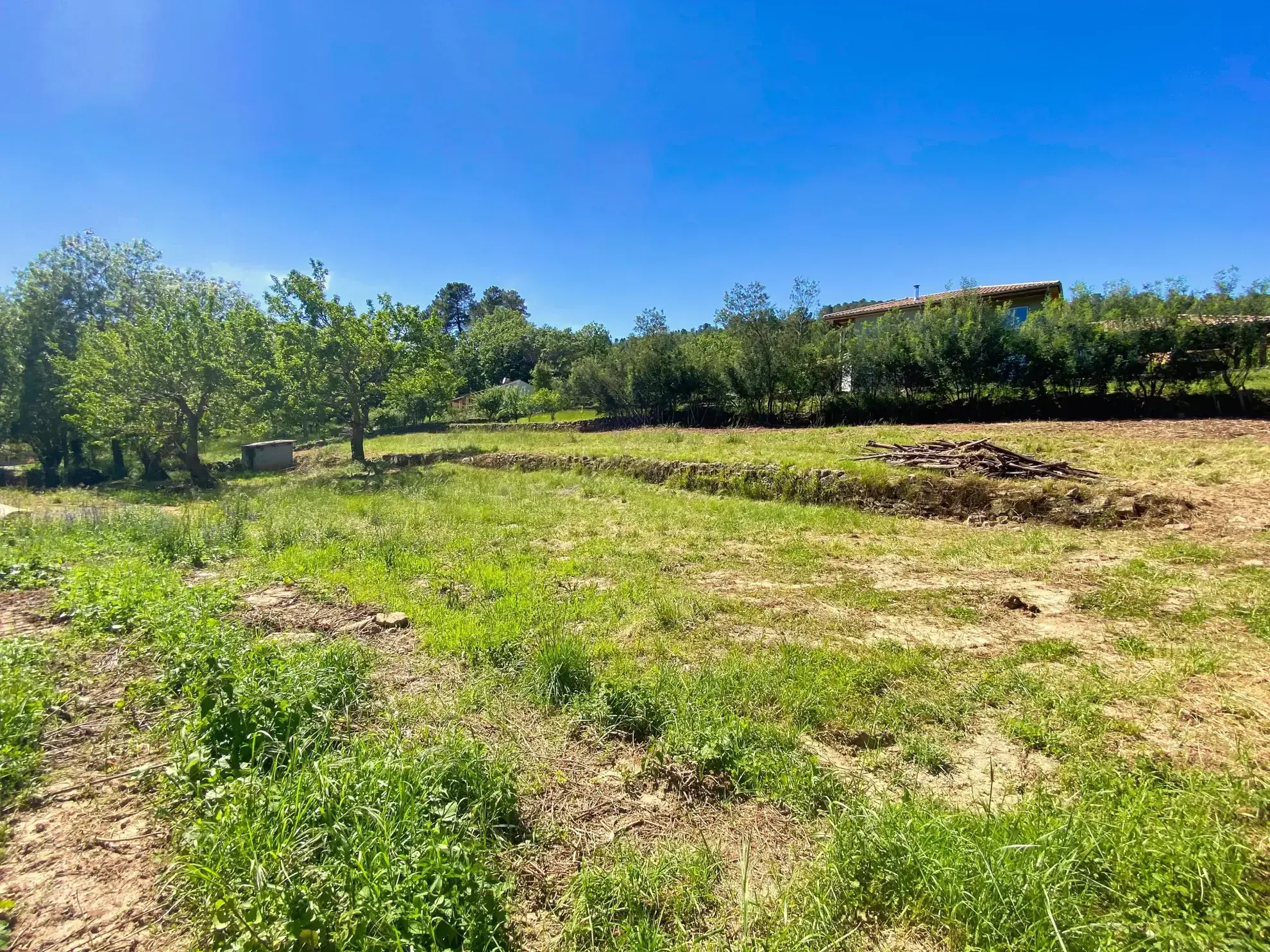 Terrain constructible de 883 m² à Mercuër, proche d'Aubenas 