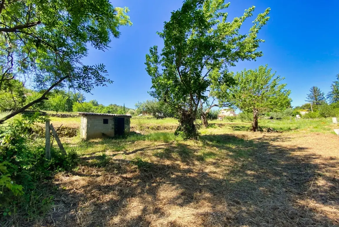 Terrain constructible de 883 m² à Mercuër, proche d'Aubenas 