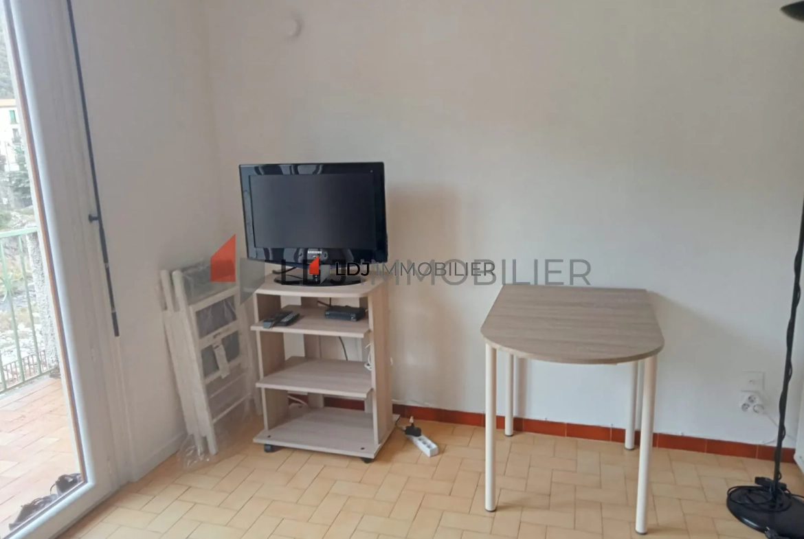 Studio lumineux meublé de 18,75 m² avec balcon à Amélie-les-Bains-Palalda 