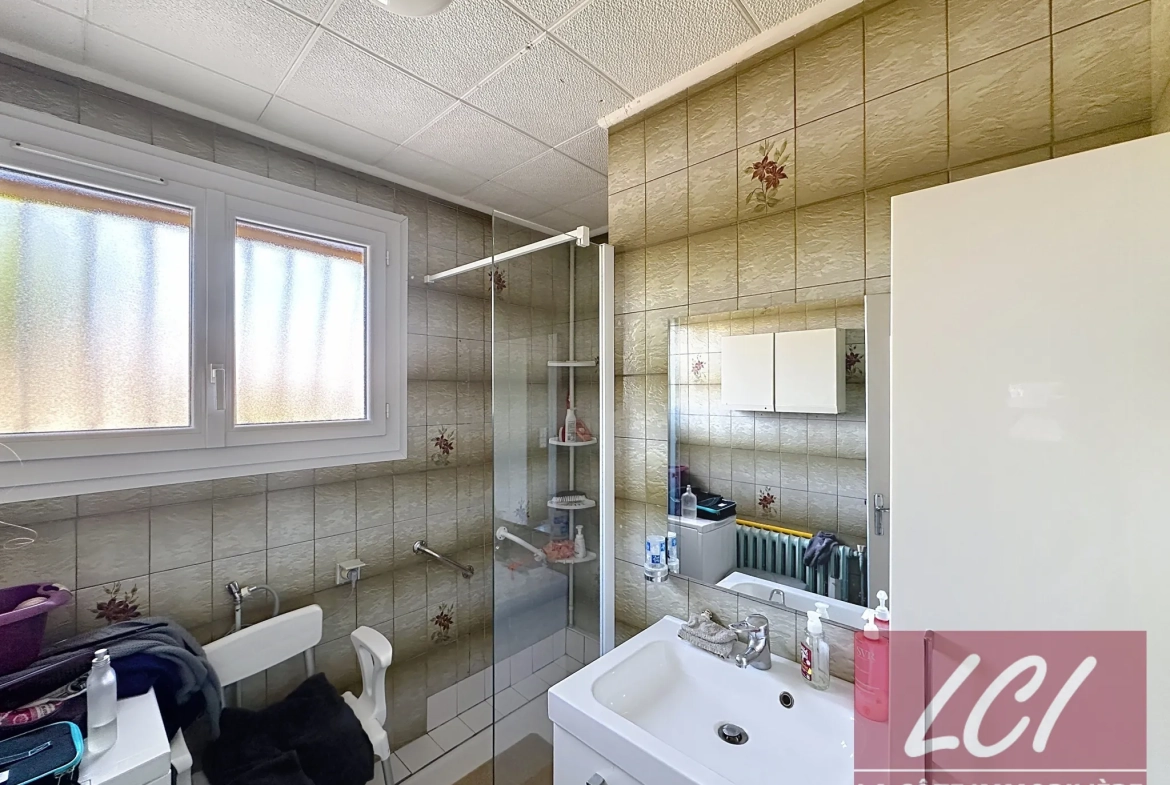 Maison individuelle à Biganos avec terrain de 880m² et potentiel d'extension 