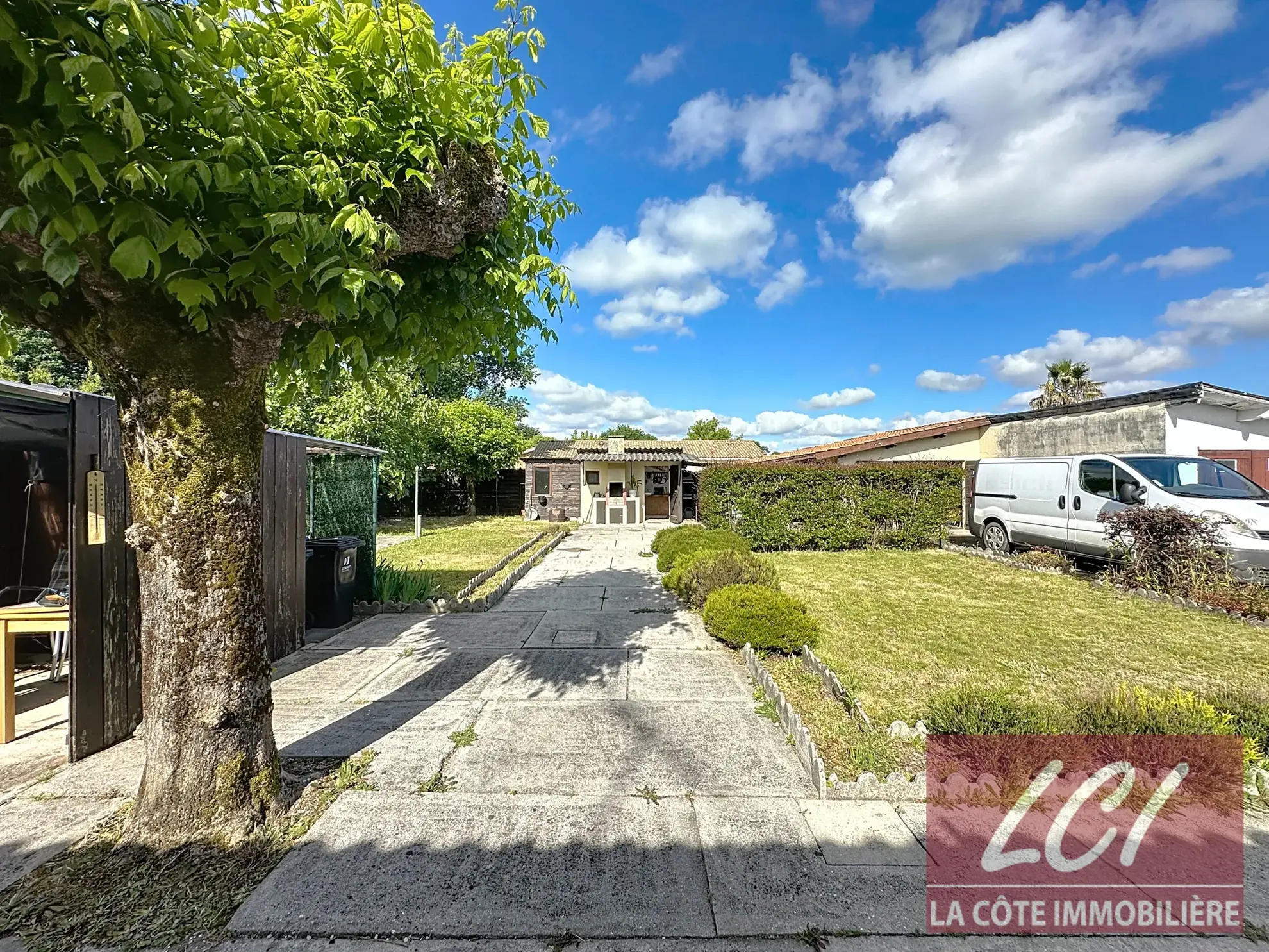 Maison individuelle à Biganos avec terrain de 880m² et potentiel d'extension 