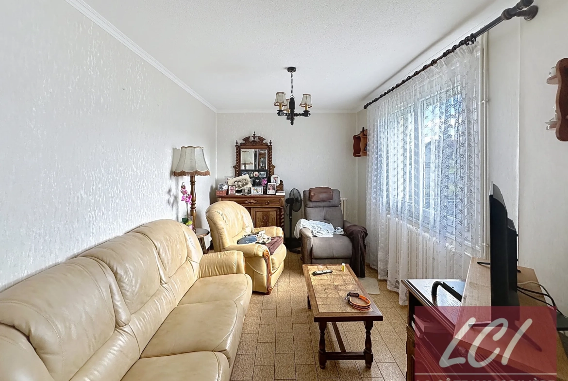 Maison individuelle à Biganos avec terrain de 880m² et potentiel d'extension 
