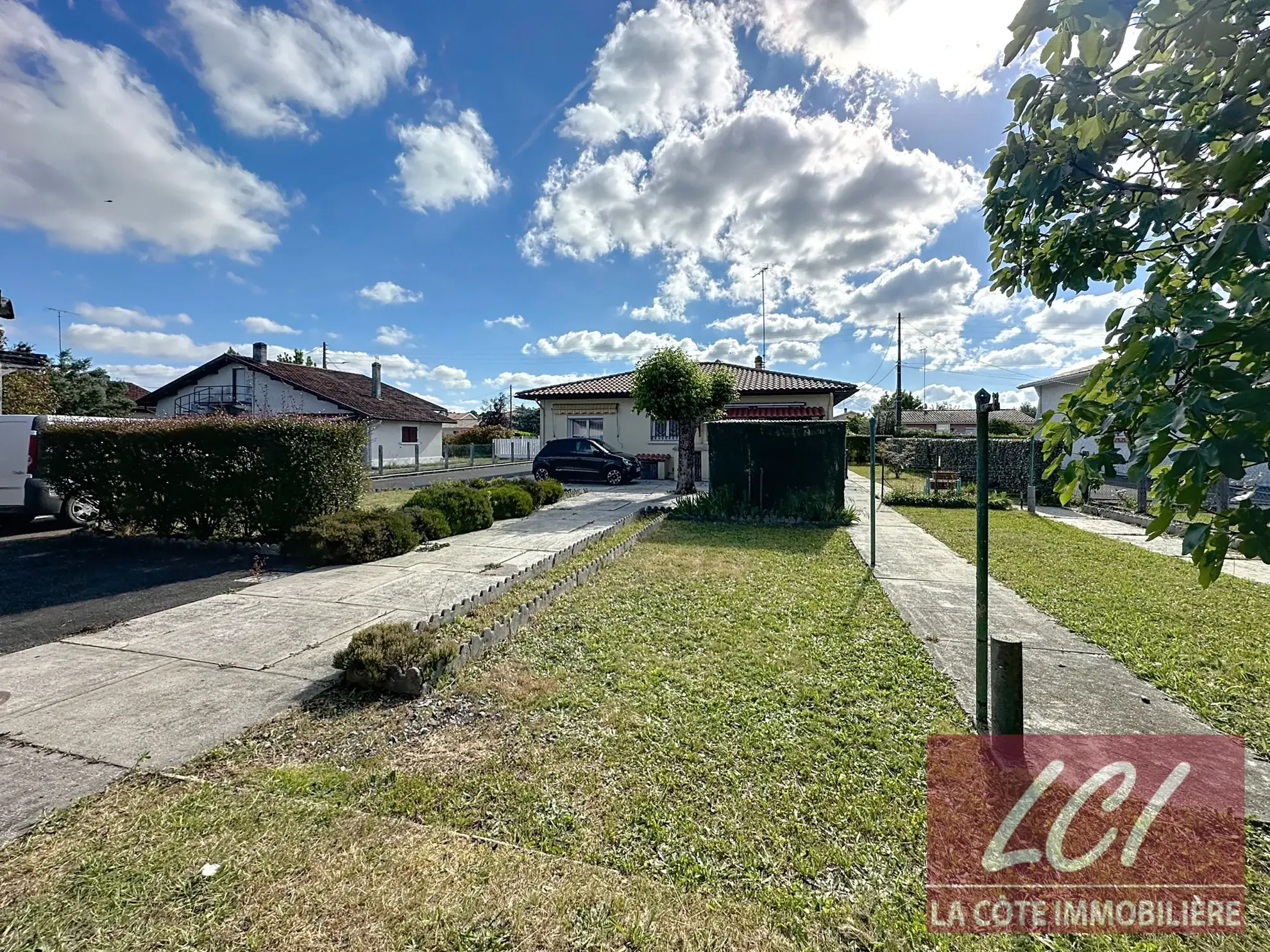 Maison individuelle à Biganos avec terrain de 880m² et potentiel d'extension 