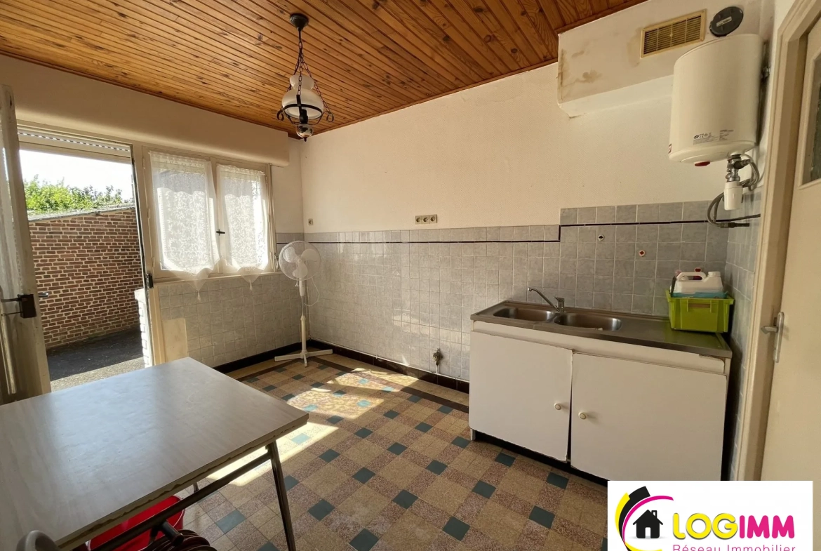 Maison à rénover à Bousies de plus de 600 m² avec 3 chambres 