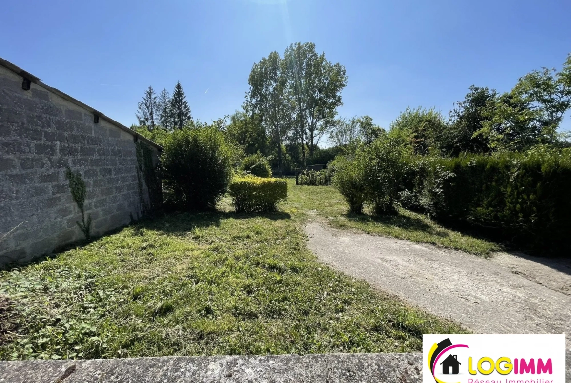 Maison à rénover à Bousies de plus de 600 m² avec 3 chambres 