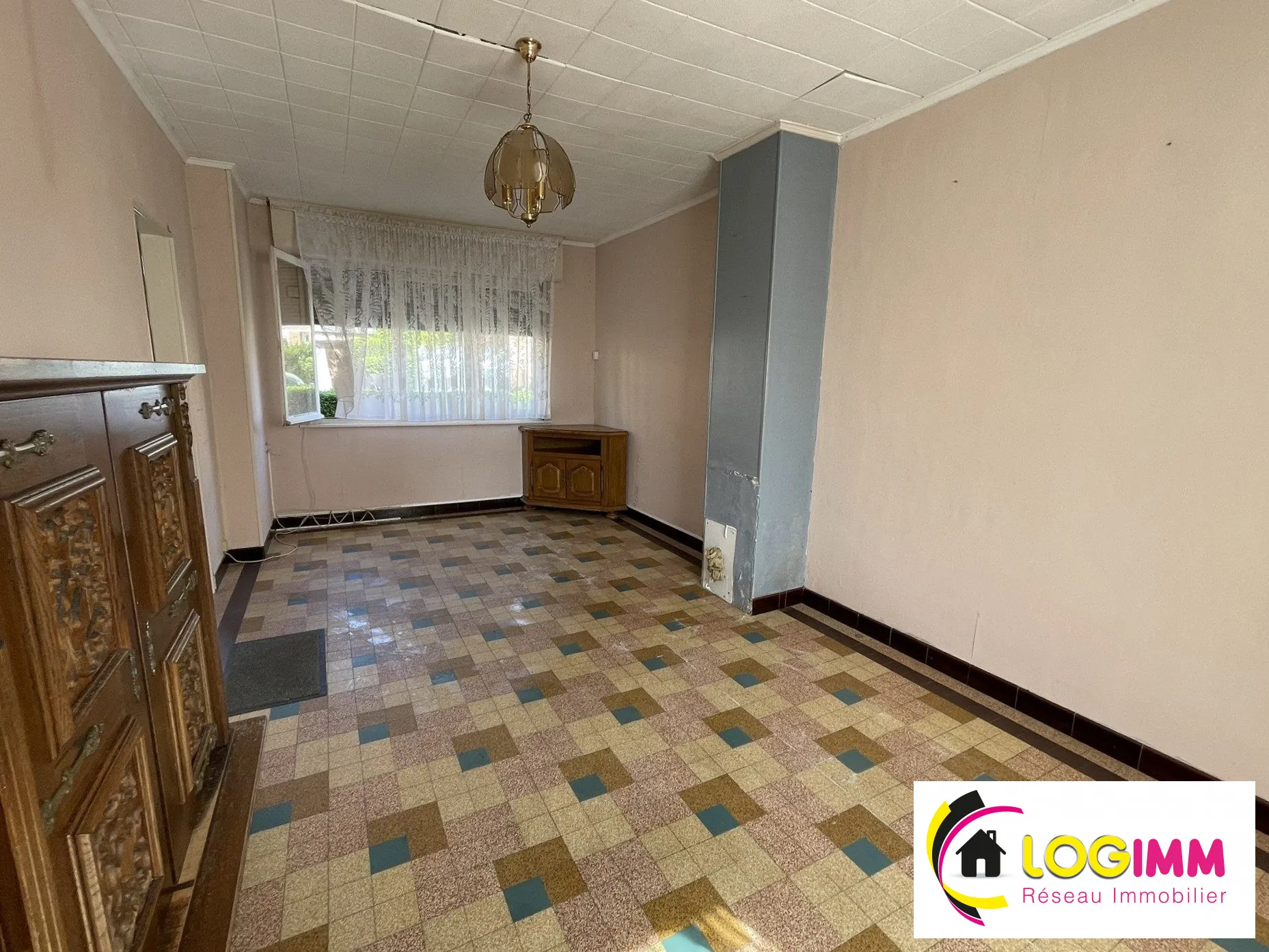 Maison à rénover à Bousies de plus de 600 m² avec 3 chambres 