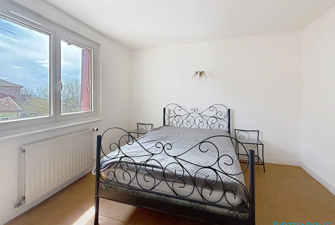Maison familiale avec potentiel au centre de Bussière - Terrasse et 4 chambres 
