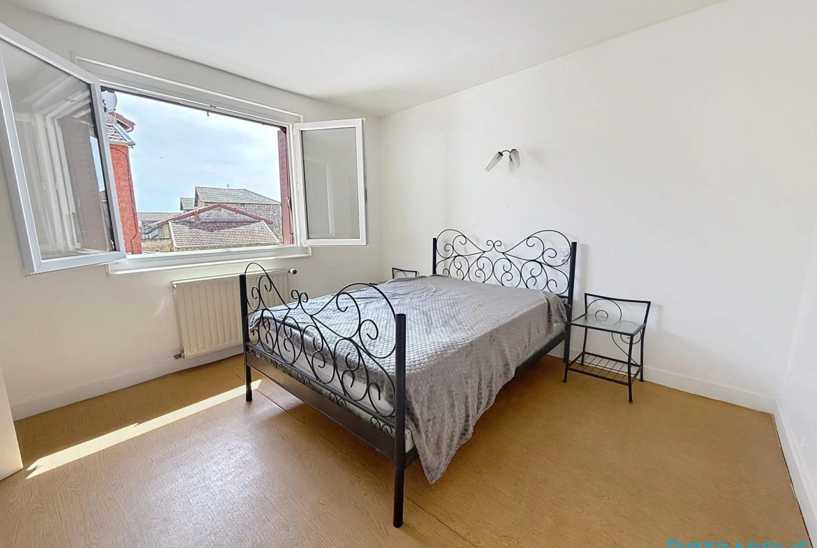 Maison familiale avec potentiel au centre de Bussière - Terrasse et 4 chambres 