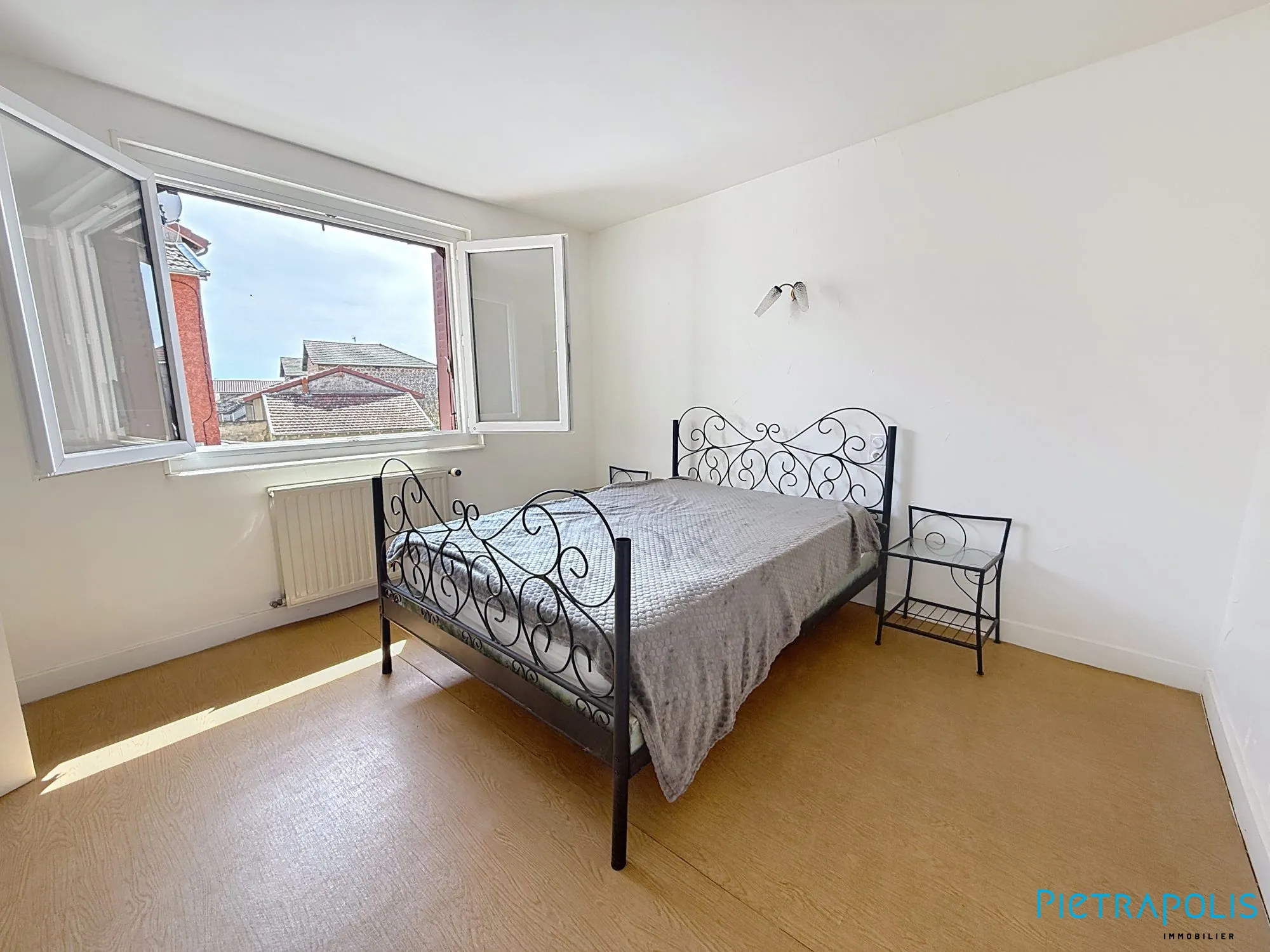 Maison familiale avec potentiel au centre de Bussière - Terrasse et 4 chambres 