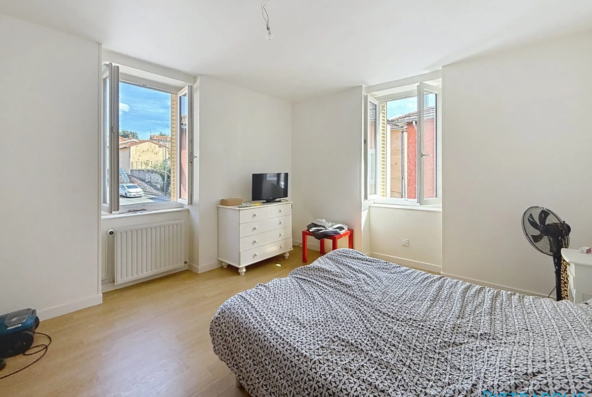 Maison familiale avec potentiel au centre de Bussière - Terrasse et 4 chambres 