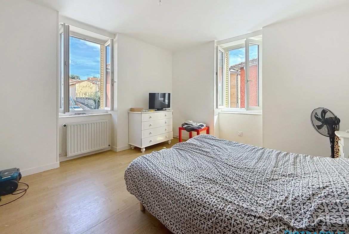 Maison familiale avec potentiel au centre de Bussière - Terrasse et 4 chambres 