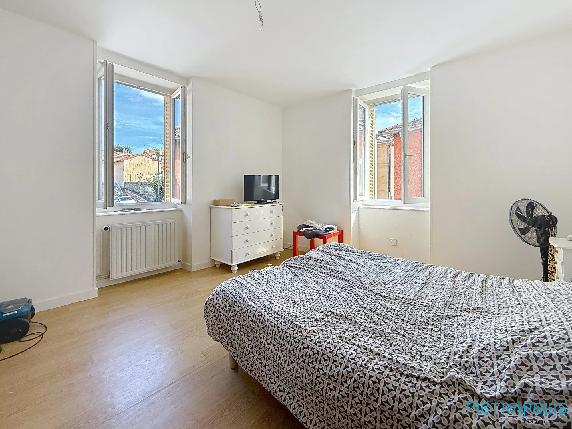 Maison familiale avec potentiel au centre de Bussière - Terrasse et 4 chambres 