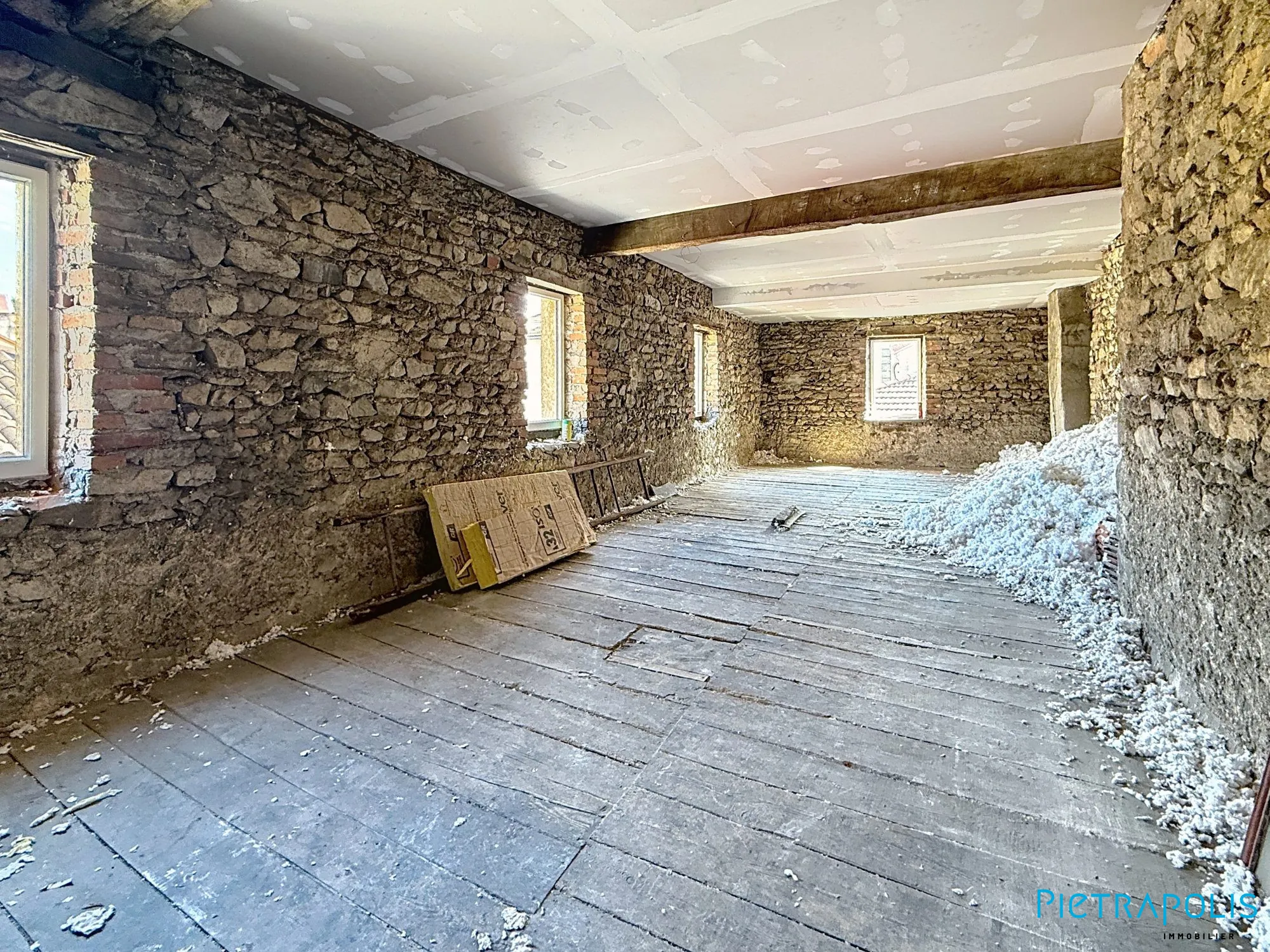 Maison familiale avec potentiel au centre de Bussière - Terrasse et 4 chambres 