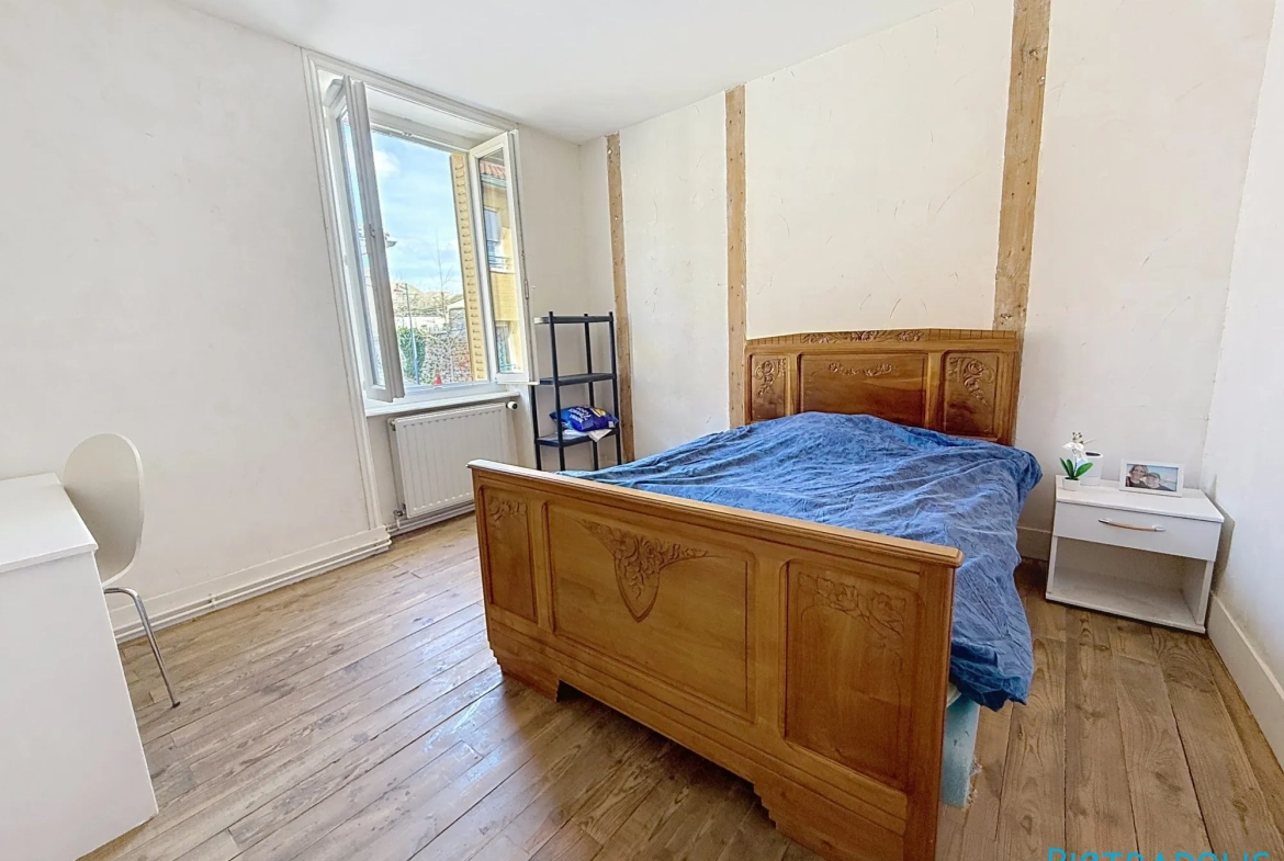Maison familiale avec potentiel au centre de Bussière - Terrasse et 4 chambres 