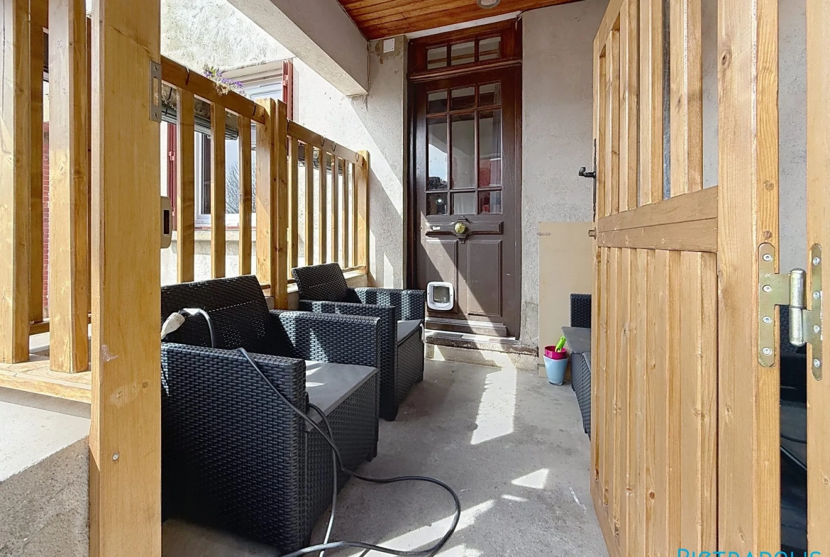 Maison familiale avec potentiel au centre de Bussière - Terrasse et 4 chambres 