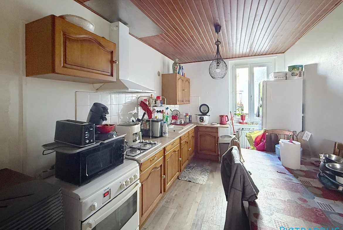 Maison familiale avec potentiel au centre de Bussière - Terrasse et 4 chambres 