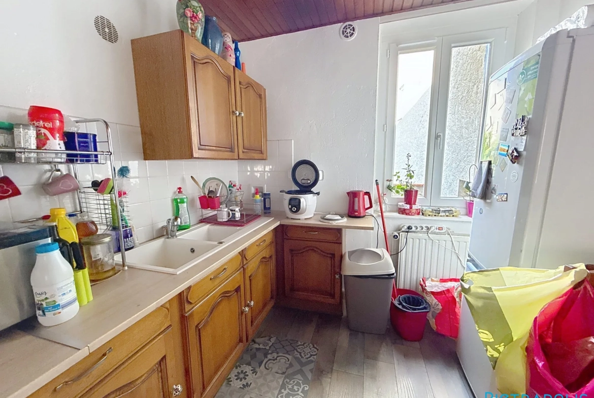 Maison familiale avec potentiel au centre de Bussière - Terrasse et 4 chambres 