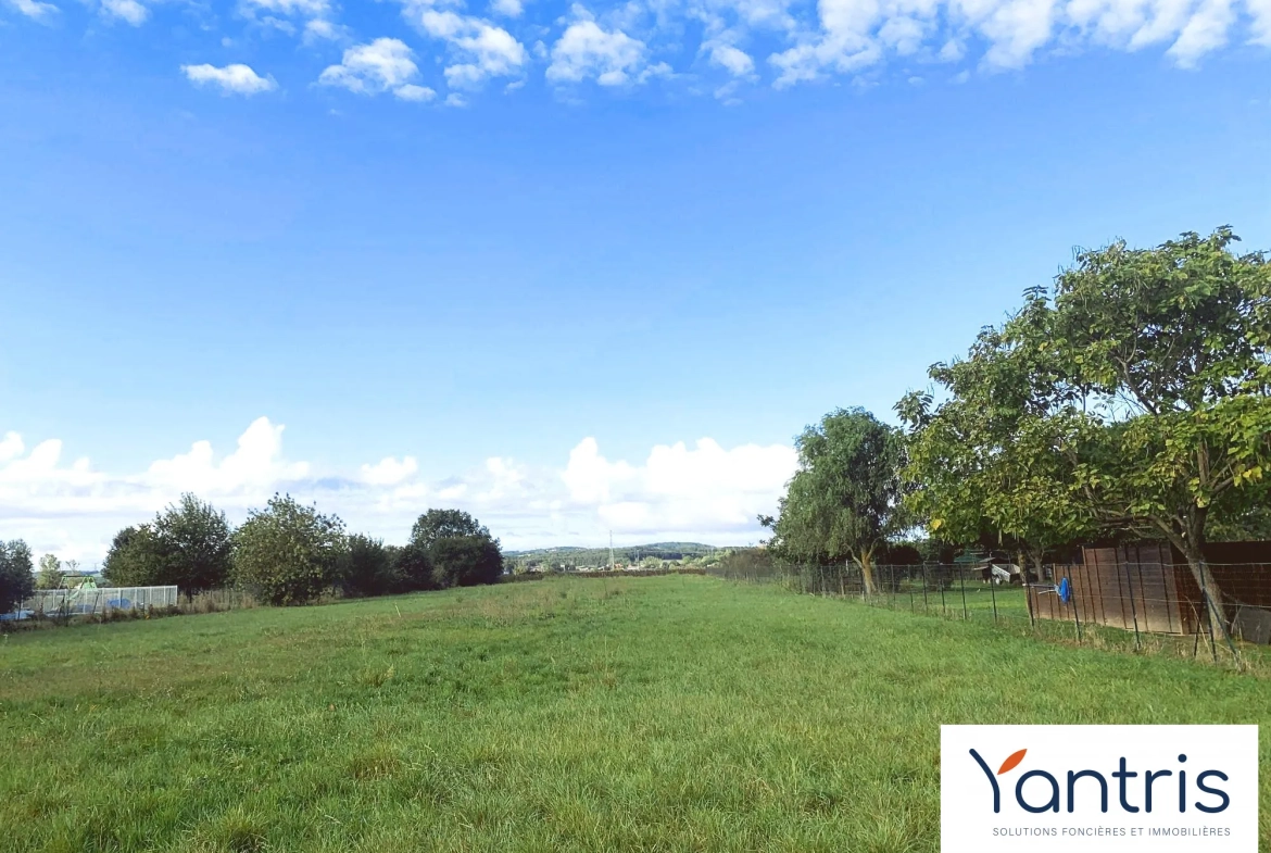 Beau terrain constructible à Lagardelle-sur-Lèze avec vue Pyrénées 