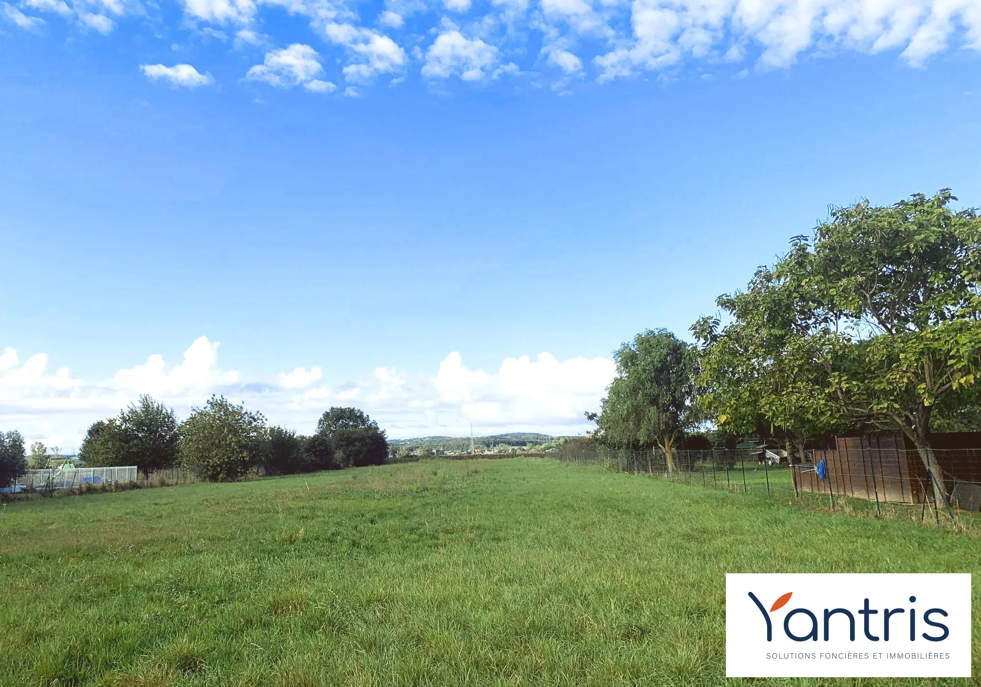 Beau terrain constructible à Lagardelle-sur-Lèze avec vue Pyrénées 