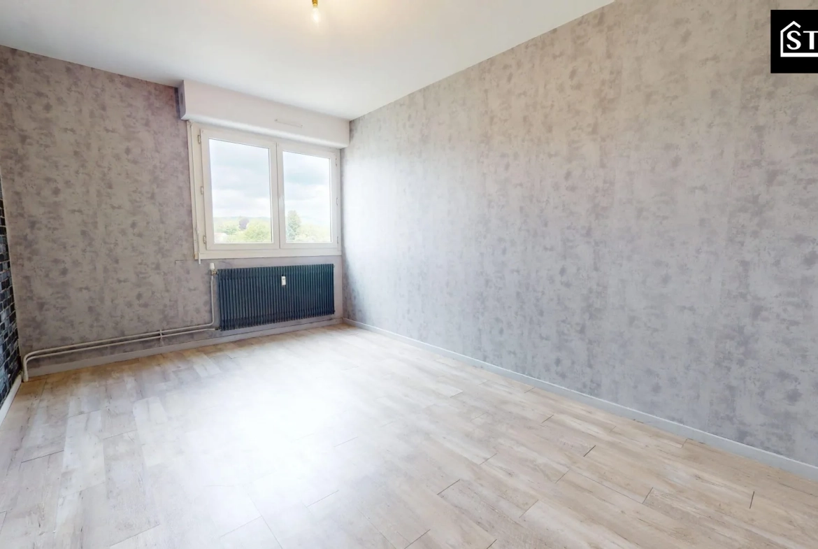 Appartement 3 Chambres avec Vue Exceptionnelle, Balcon et Garage à Valdoie 