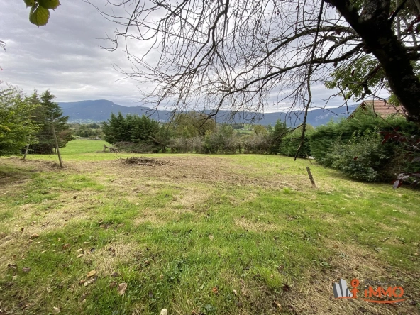 Terrain constructible de 780 m² à Dullin proche du lac d'Aiguebelette