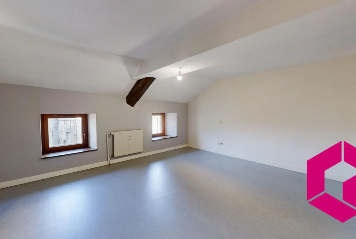 À vendre à Tence appartement duplex de 86 m² avec cave et chauffage central 