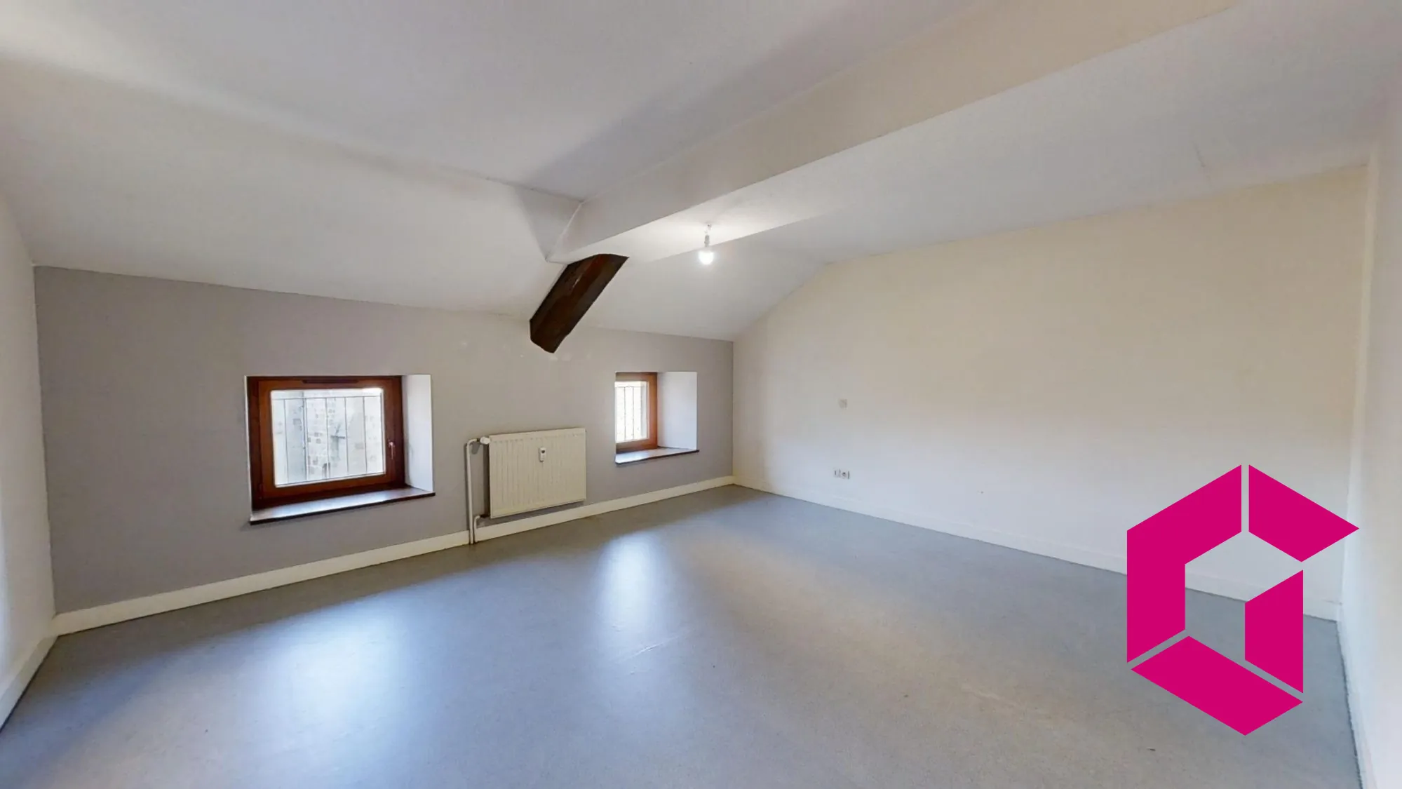 À vendre à Tence appartement duplex de 86 m² avec cave et chauffage central 