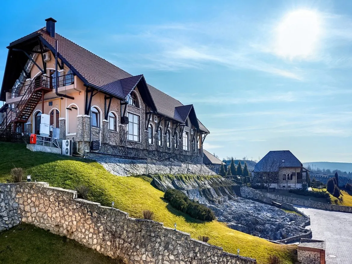 Restaurant à Nyon avec vue sur le lac et potentiel de croissance 