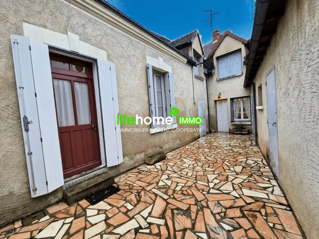 Maison avec appartement indépendant et cour à Châtillon-sur-Indre 
