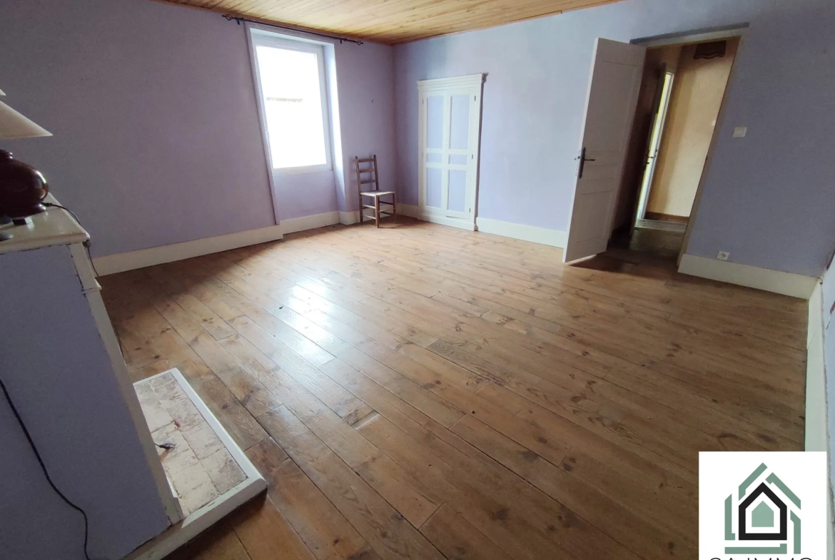 Maison de 164 m² en centre-ville aux Ancizes-Comps avec jardin et potentiel à finir 