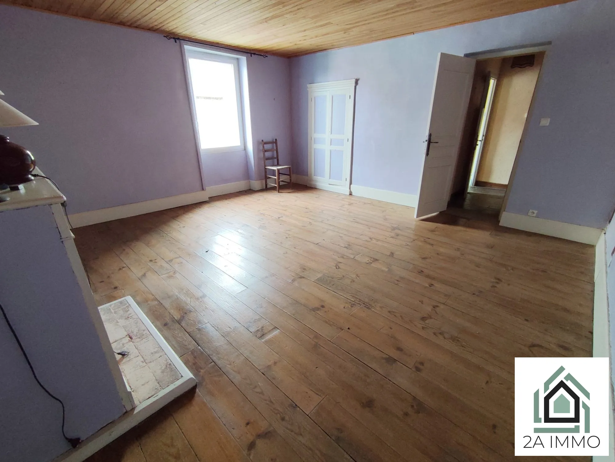 Maison de 164 m² en centre-ville aux Ancizes-Comps avec jardin et potentiel à finir 