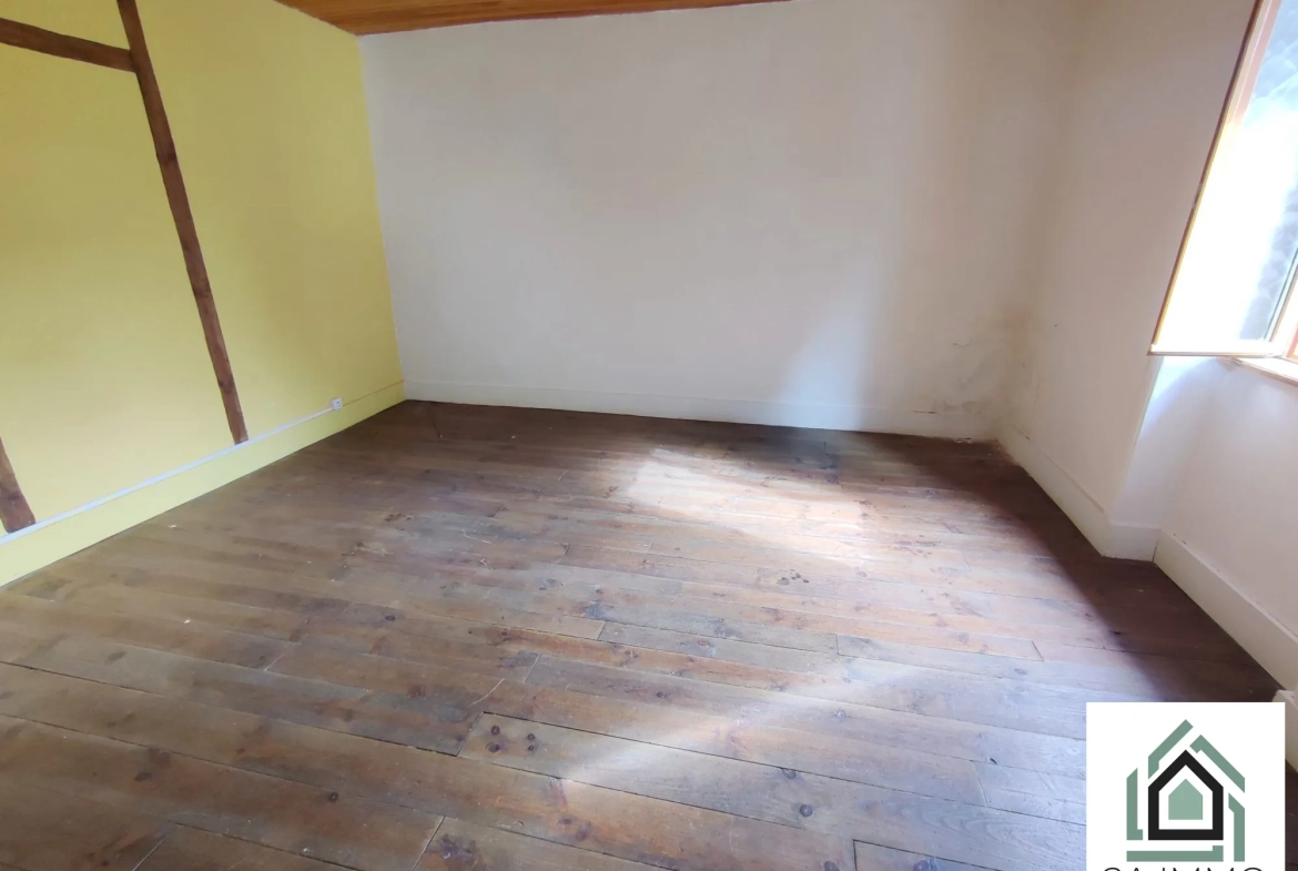 Maison de 164 m² en centre-ville aux Ancizes-Comps avec jardin et potentiel à finir 
