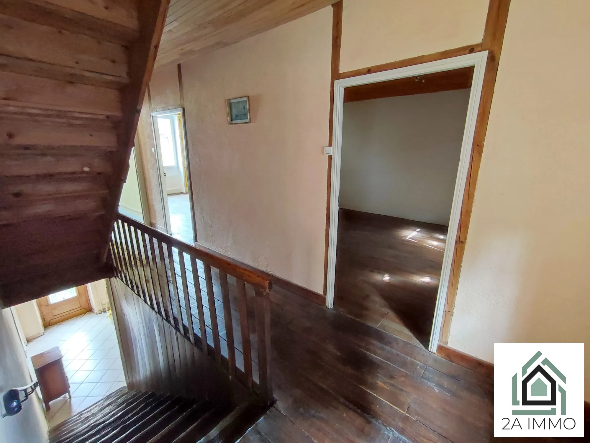 Maison de 164 m² en centre-ville aux Ancizes-Comps avec jardin et potentiel à finir 